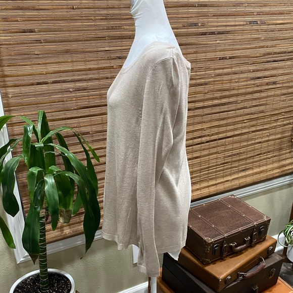 Oatmeal Lightweight Layered Look sweater size L - Picture 7 of 7